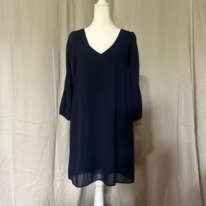 Cocktail dress with sheet sleeve